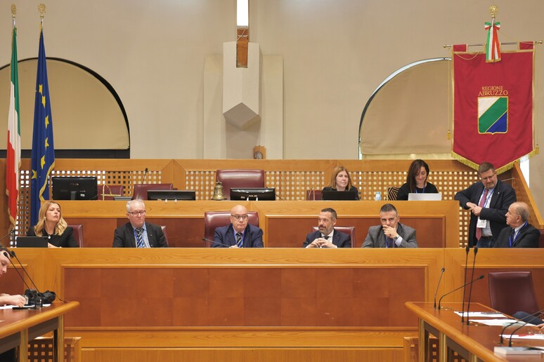- RIPRODUZIONE RISERVATA