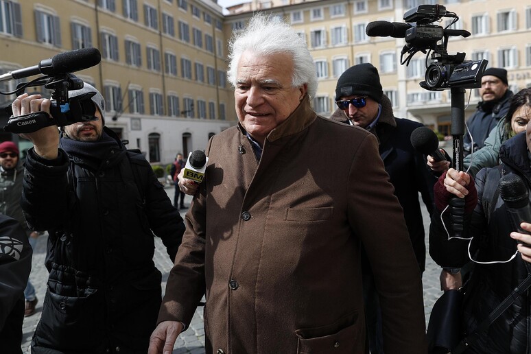 - RIPRODUZIONE RISERVATA