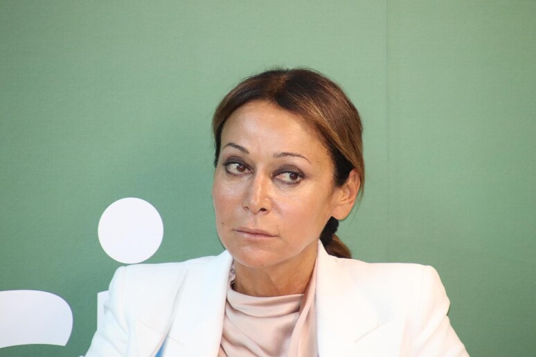 - RIPRODUZIONE RISERVATA