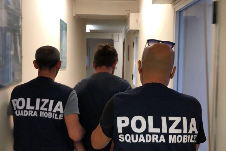 - RIPRODUZIONE RISERVATA