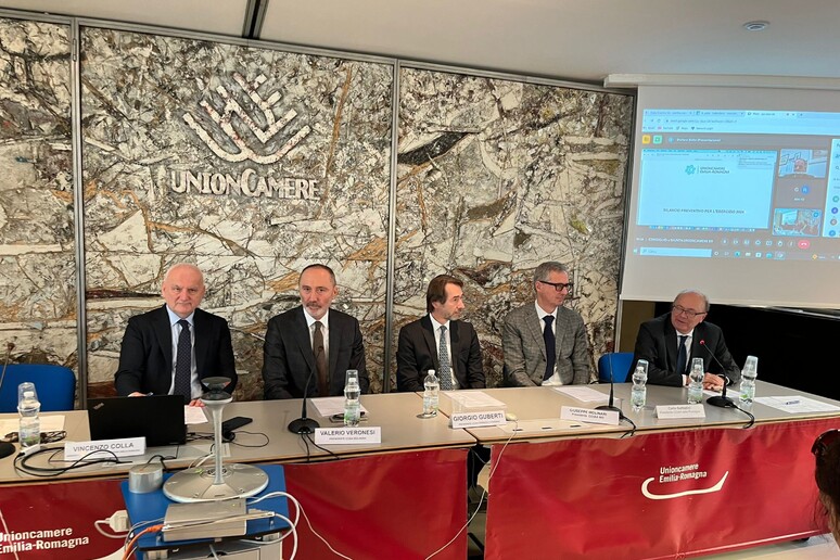 - RIPRODUZIONE RISERVATA