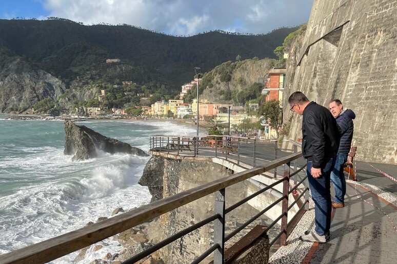 - RIPRODUZIONE RISERVATA