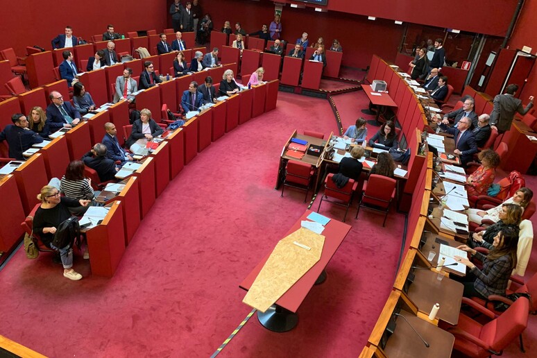 - RIPRODUZIONE RISERVATA