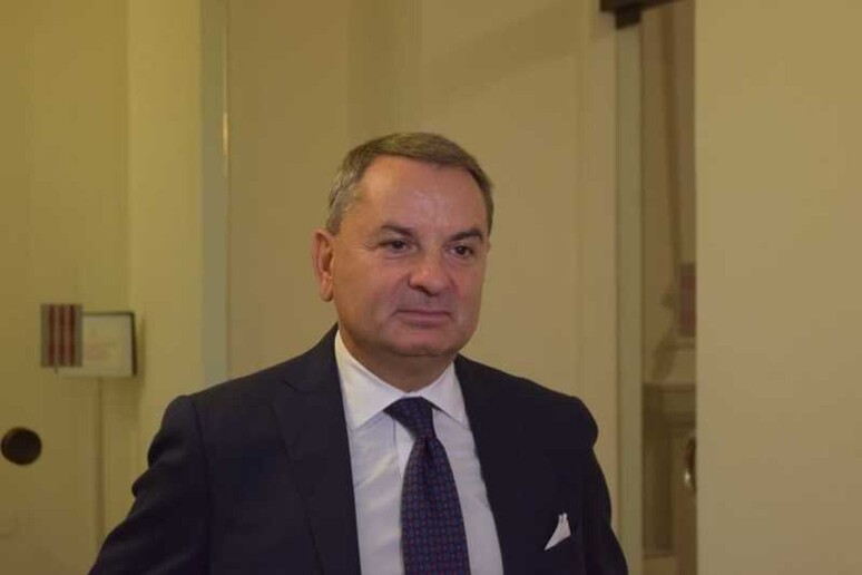 -     RIPRODUZIONE RISERVATA