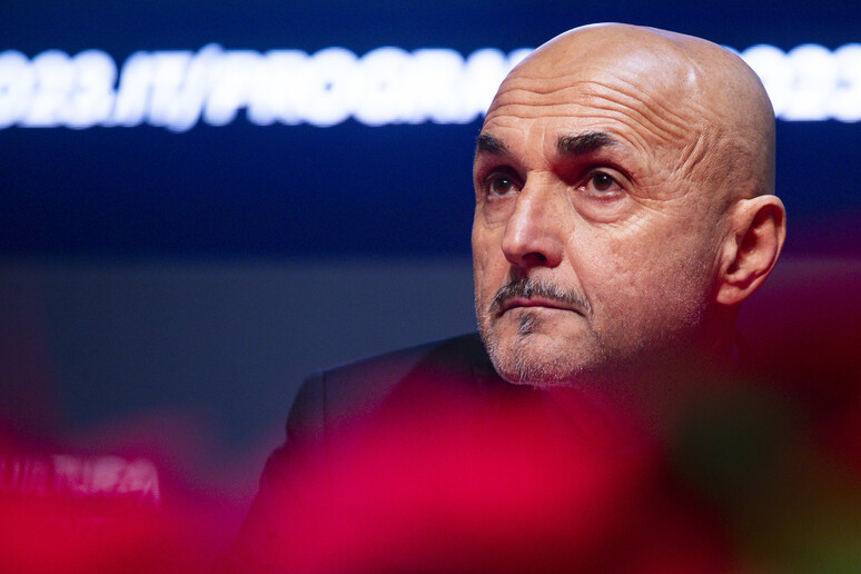 -     RIPRODUZIONE RISERVATA