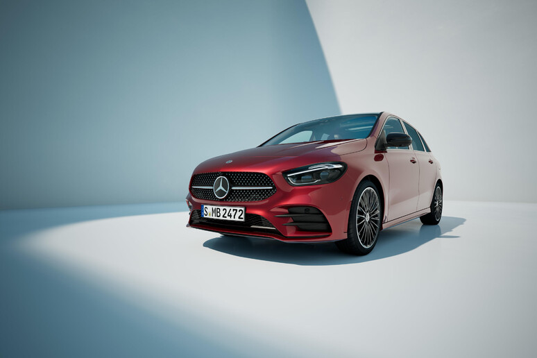 Classe B: ibrida plug in Mercedes più apprezzata dalle donne © ANSA/Mercedes-Benz AG