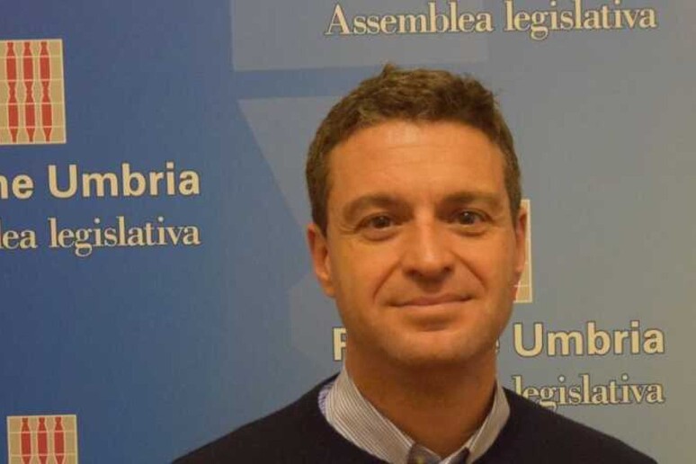 -     RIPRODUZIONE RISERVATA