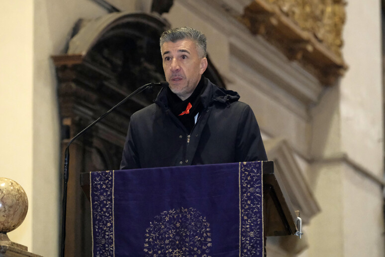 - RIPRODUZIONE RISERVATA