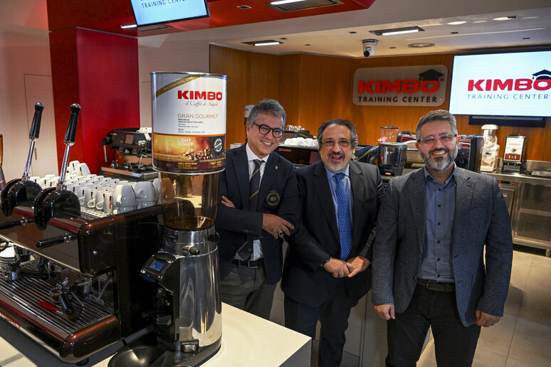 - RIPRODUZIONE RISERVATA