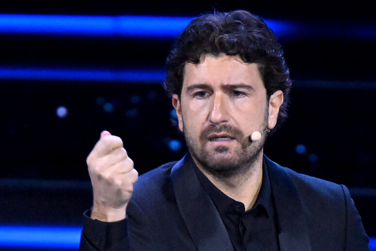 - RIPRODUZIONE RISERVATA