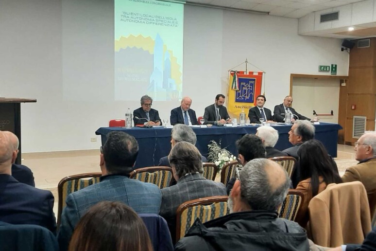 - RIPRODUZIONE RISERVATA