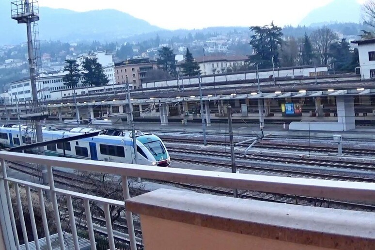 - RIPRODUZIONE RISERVATA