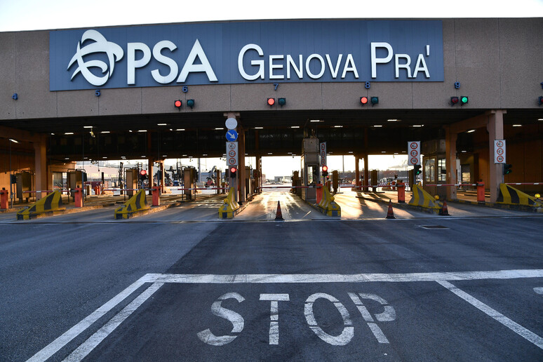 - RIPRODUZIONE RISERVATA