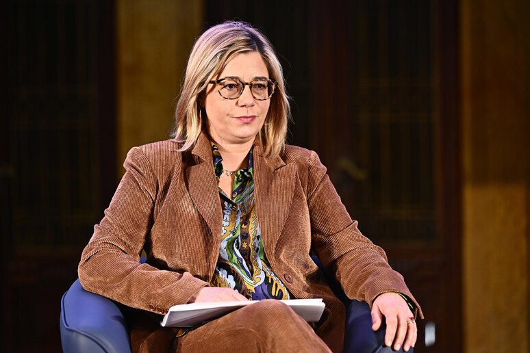 - RIPRODUZIONE RISERVATA