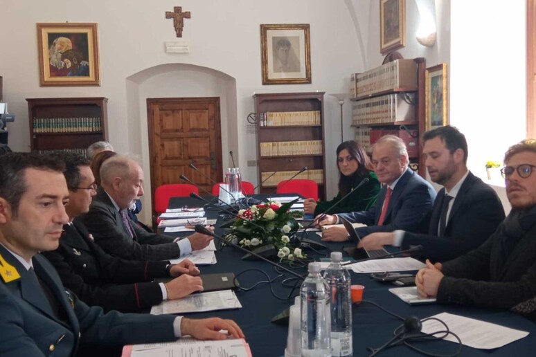 - RIPRODUZIONE RISERVATA