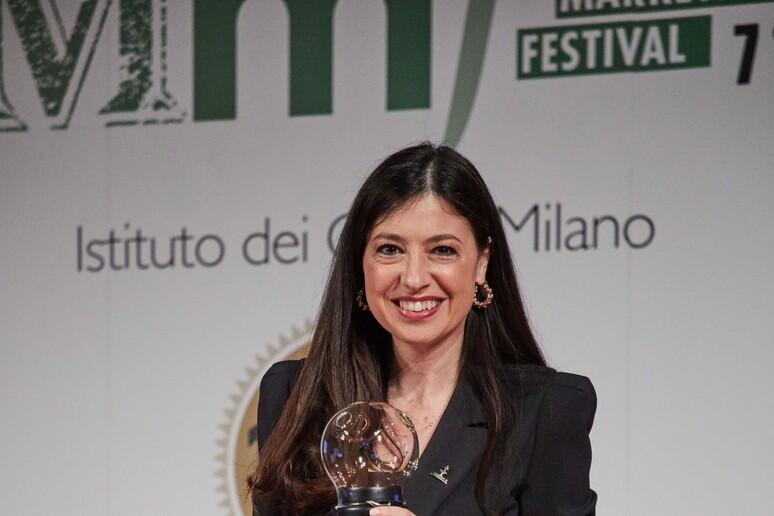 - RIPRODUZIONE RISERVATA