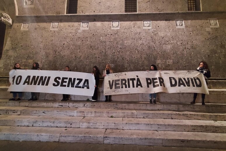 - RIPRODUZIONE RISERVATA