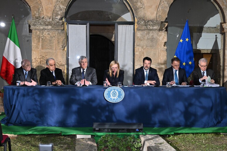 - RIPRODUZIONE RISERVATA