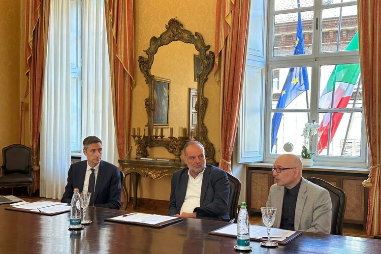 - RIPRODUZIONE RISERVATA