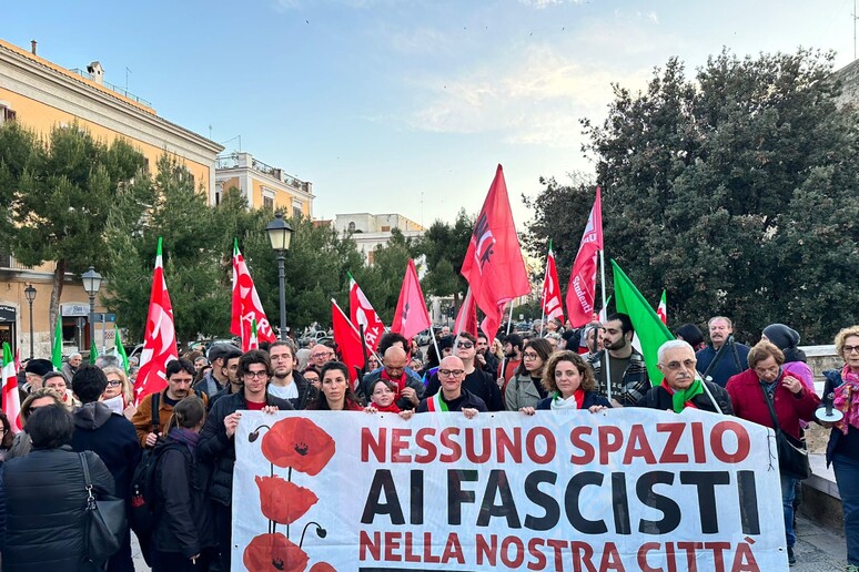 - RIPRODUZIONE RISERVATA