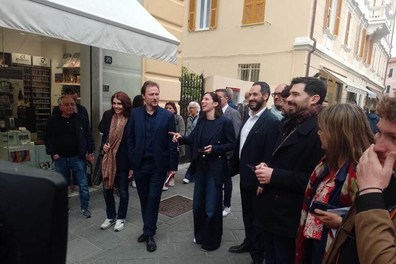 - RIPRODUZIONE RISERVATA