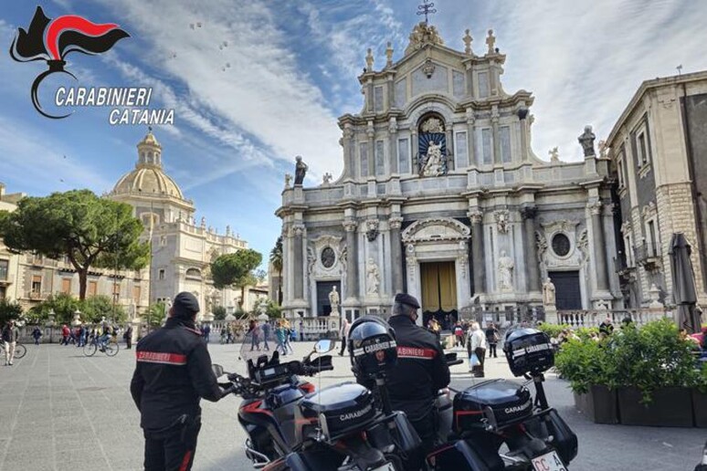 - RIPRODUZIONE RISERVATA