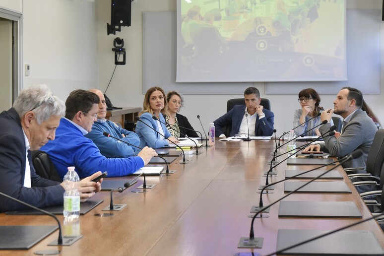- RIPRODUZIONE RISERVATA