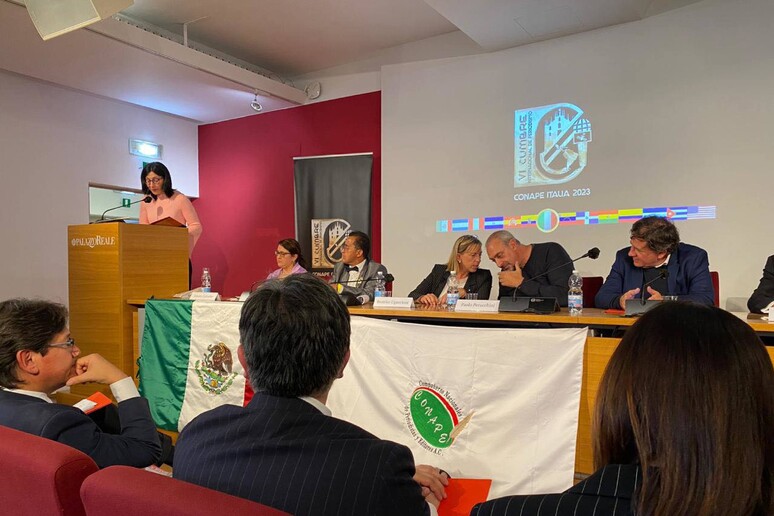 - RIPRODUZIONE RISERVATA