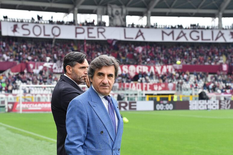 - RIPRODUZIONE RISERVATA