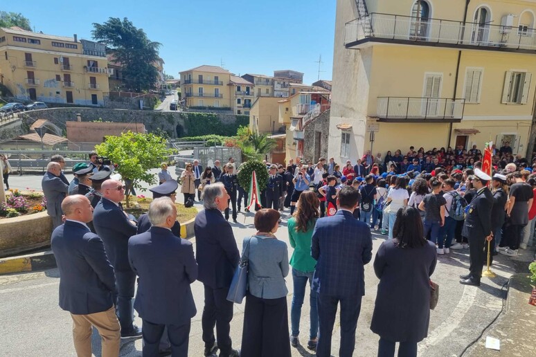 - RIPRODUZIONE RISERVATA