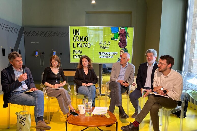 - RIPRODUZIONE RISERVATA