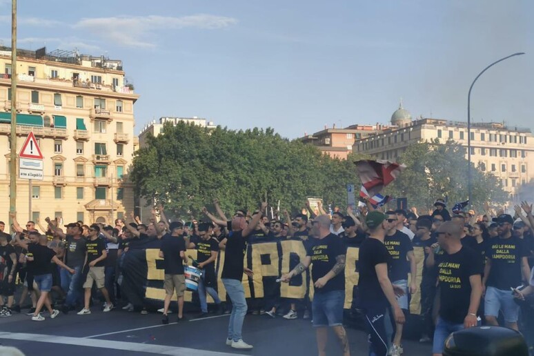 - RIPRODUZIONE RISERVATA