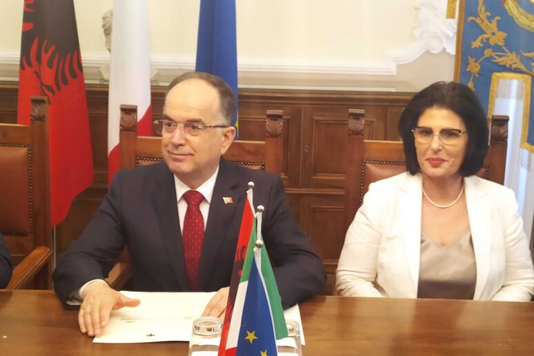 - RIPRODUZIONE RISERVATA