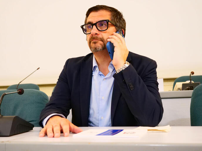 - RIPRODUZIONE RISERVATA
