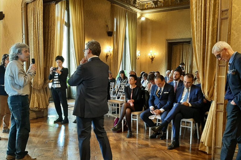 - RIPRODUZIONE RISERVATA