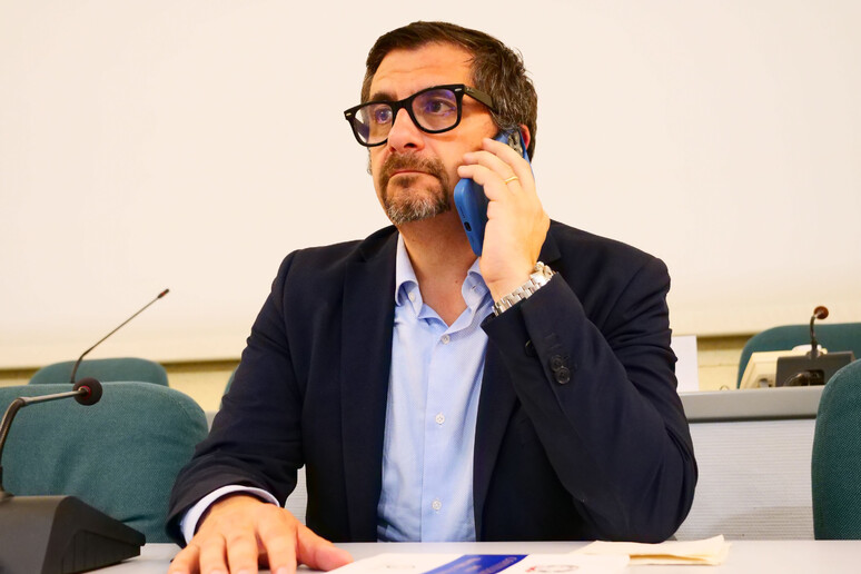 - RIPRODUZIONE RISERVATA
