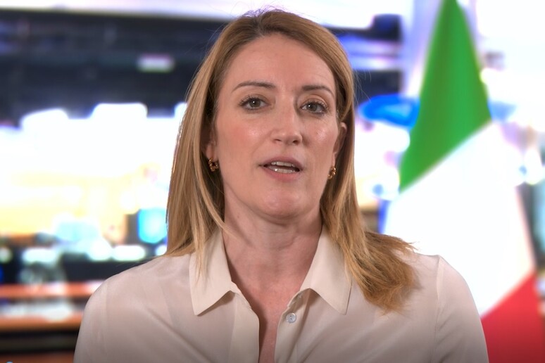 - RIPRODUZIONE RISERVATA