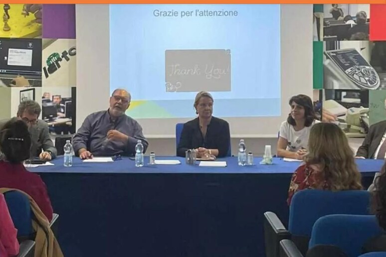 - RIPRODUZIONE RISERVATA