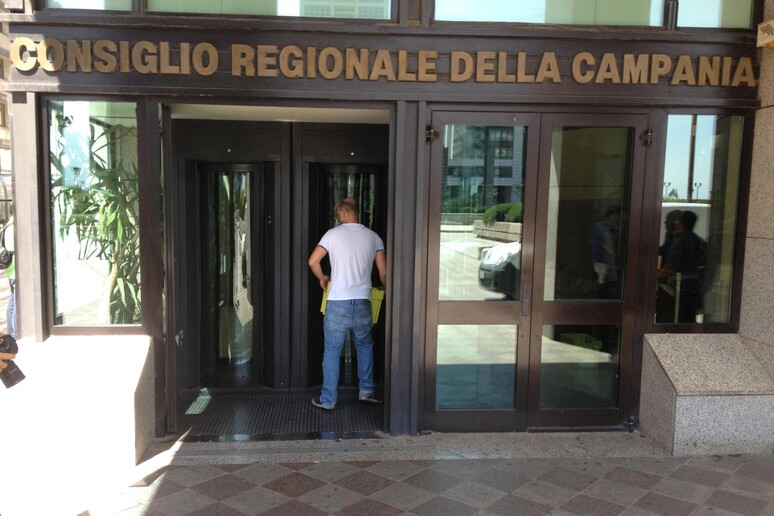 - RIPRODUZIONE RISERVATA