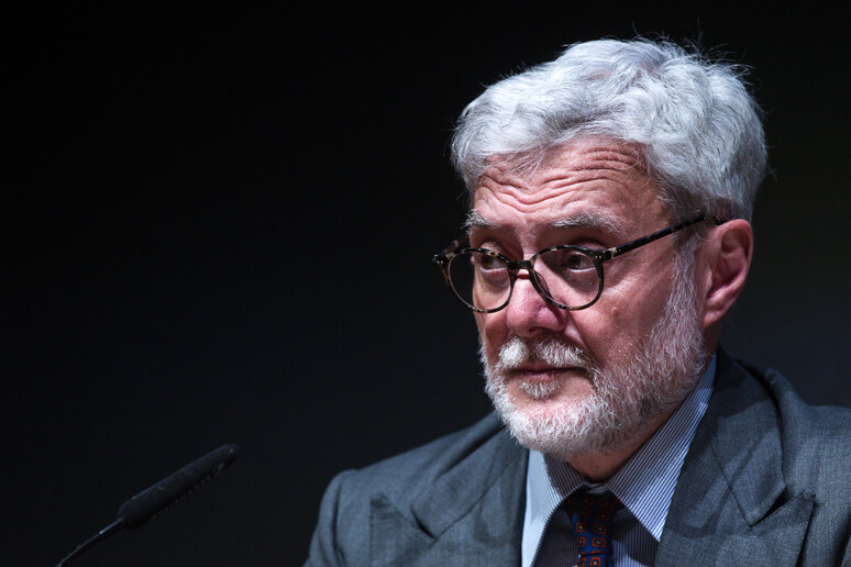 - RIPRODUZIONE RISERVATA