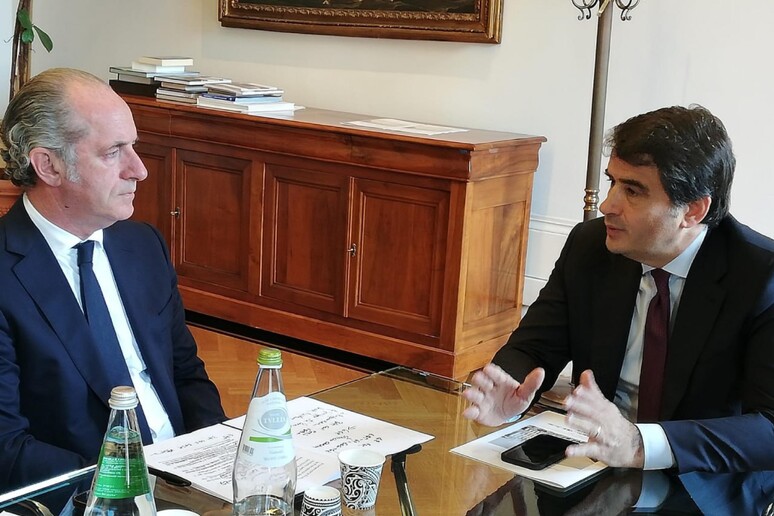 - RIPRODUZIONE RISERVATA