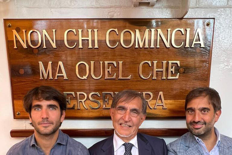 -     RIPRODUZIONE RISERVATA