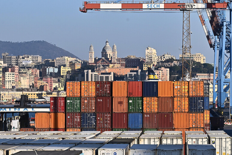 -     RIPRODUZIONE RISERVATA