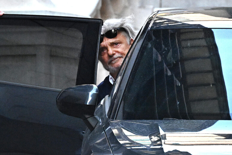- RIPRODUZIONE RISERVATA