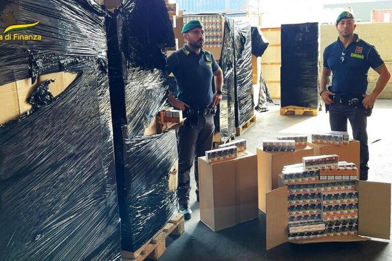 - RIPRODUZIONE RISERVATA