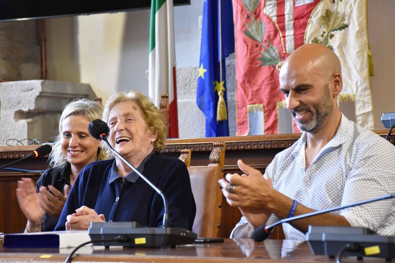 -     RIPRODUZIONE RISERVATA
