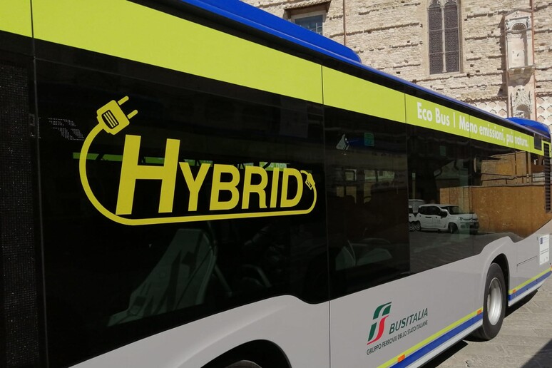 - RIPRODUZIONE RISERVATA