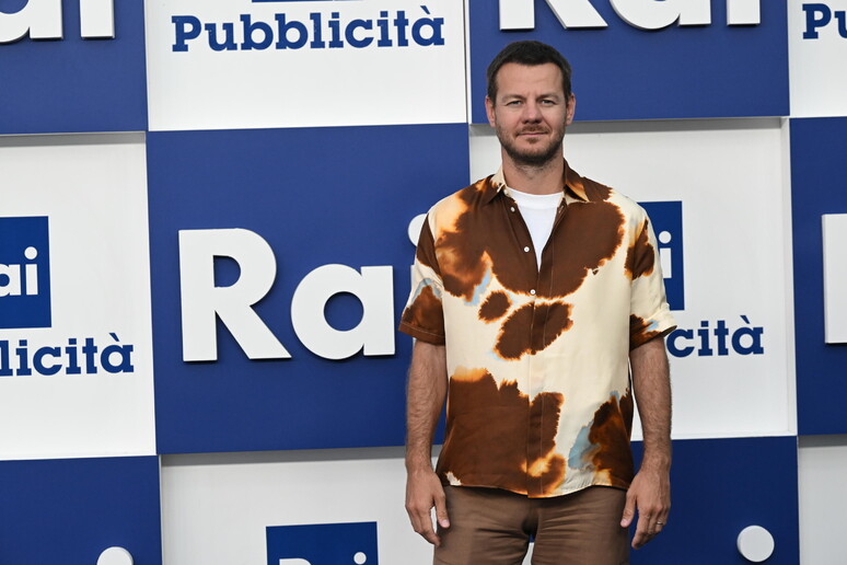 -     RIPRODUZIONE RISERVATA