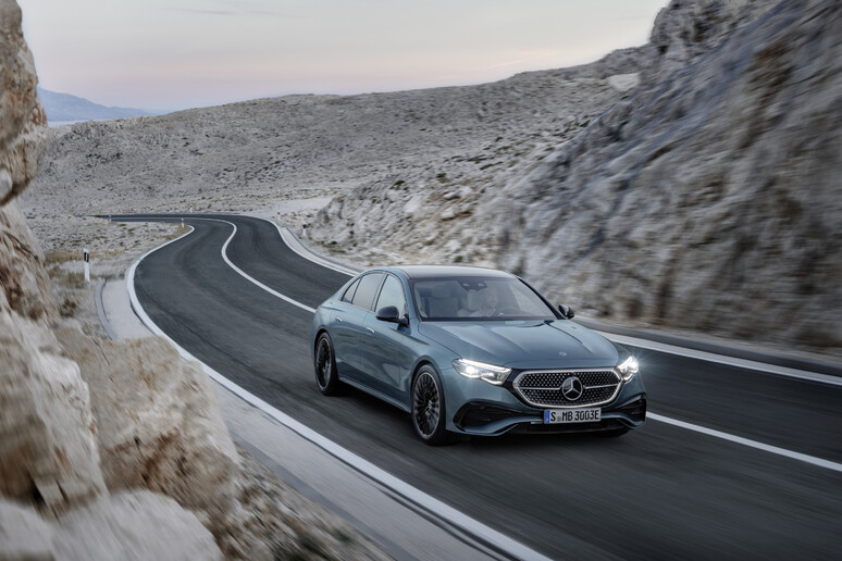 Nuova Mercedes Classe E debutta sul mercato italiano - RIPRODUZIONE RISERVATA
