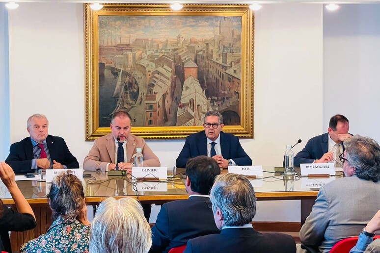 - RIPRODUZIONE RISERVATA